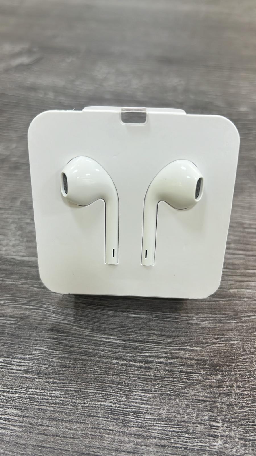 iphone lightning earphone